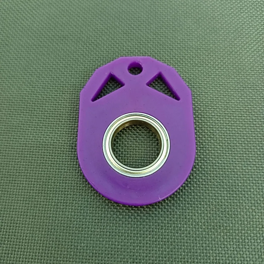 Allevia la noia Portachiavi Fidget Spinner Luce nottilucente Portachiavi con rotazione della punta delle dita alla moda Leggero portatile