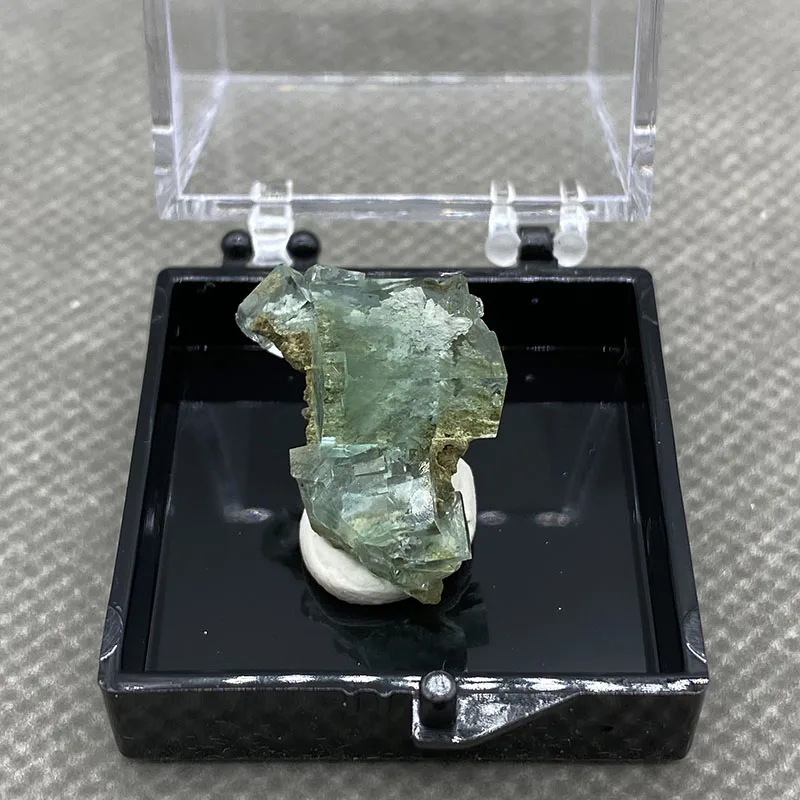 100% Natural China hu nan Xianghualing green Vitreous Transparent Fluorite Specimen Calcite Healing Crystal Stone +Box 3.5cm