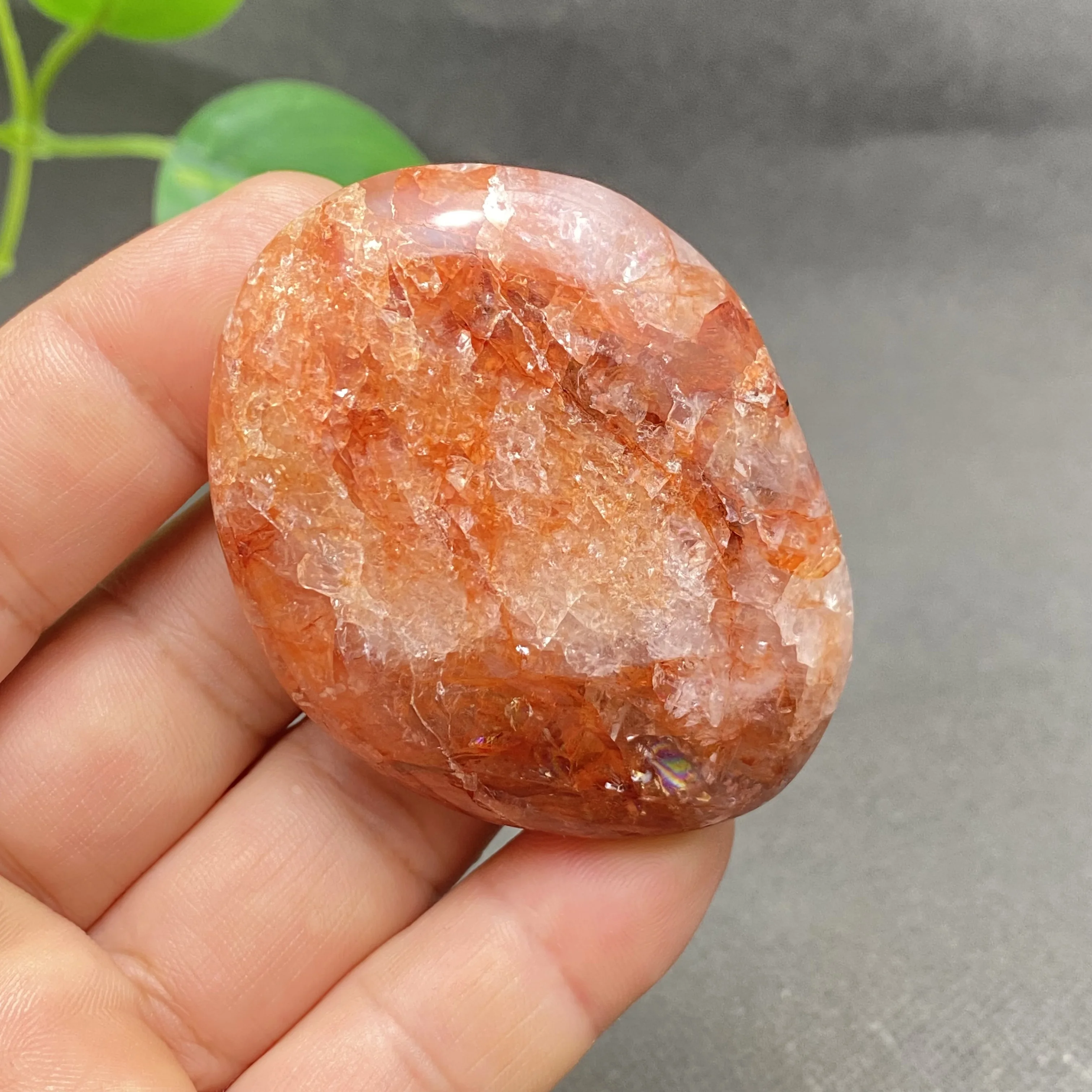 

Natural Ruby ​​Red Glue Flower Crystal For Palm Play Hand-polished Parents' Holiday Gift Home Decoration