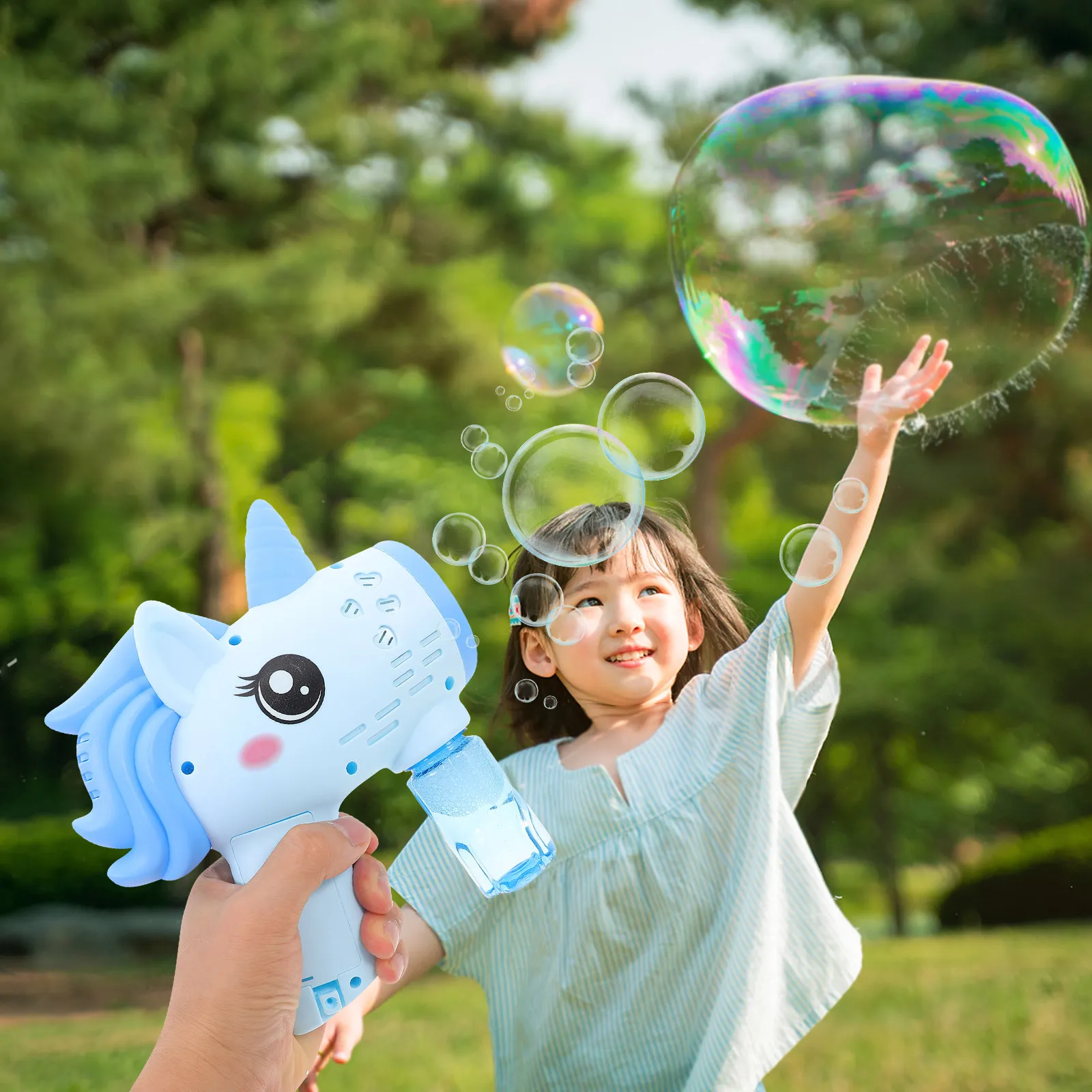 Electric Bubble Maker Cute Cartoon Unicorn Style Automatic Bubble Blower for Kids Adults Home Garden Beach Outdoor Play Portable
