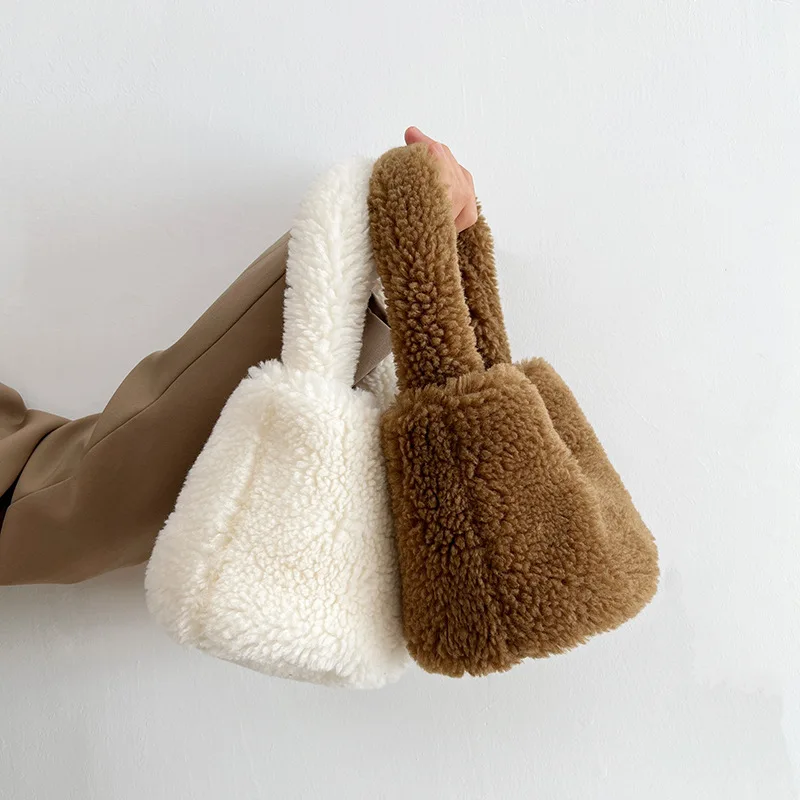 Plush Faux Fur Bucket Bag for Women Fashion Imitation Lamb Wool Bags Luxury Design Furry Handbags Ladies Winter Soft Tote Bag