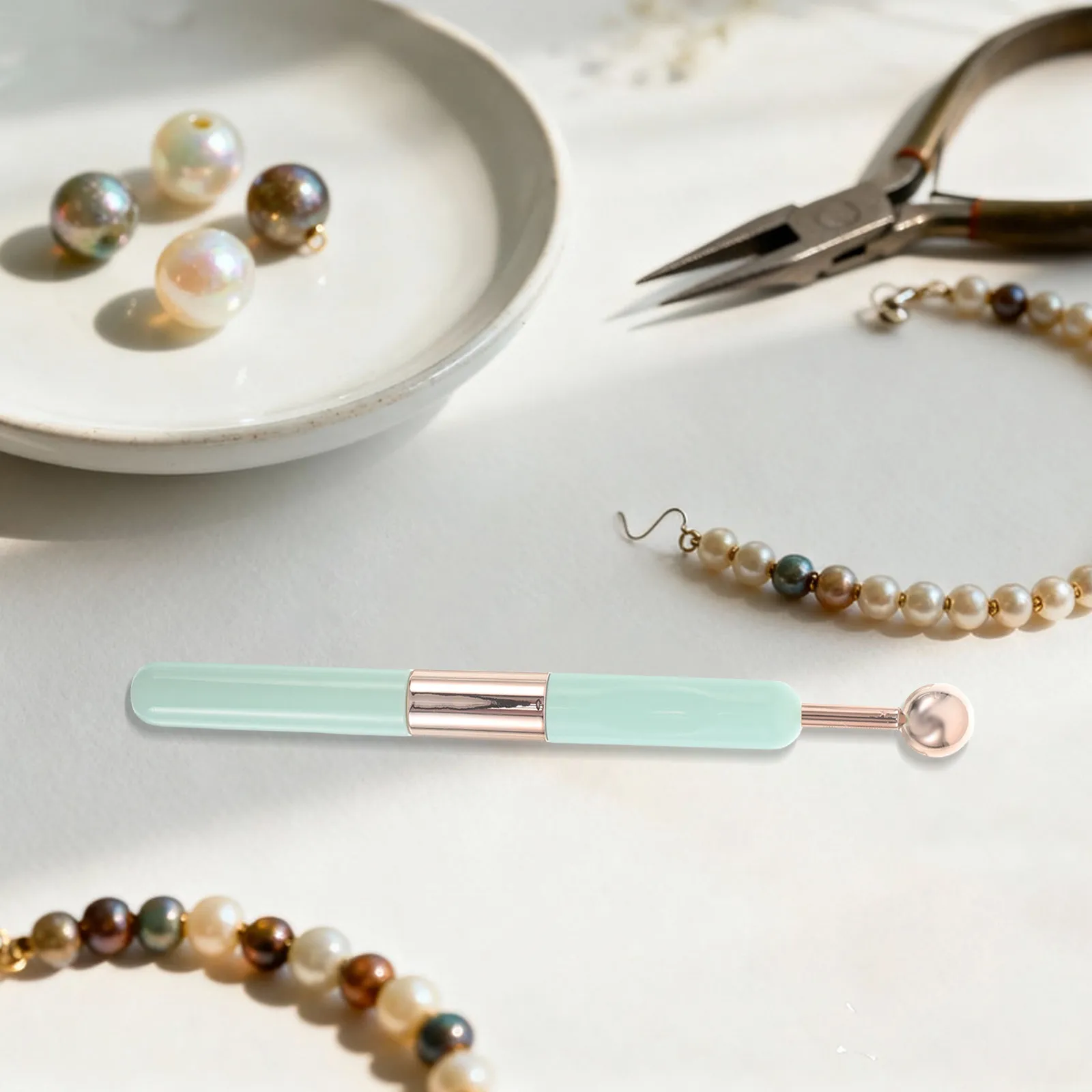 Bracelet Helper Tool Light Green Portable Jewelry Wearing Assistance Aid Dual Ended Clasp Fastener Tool Easy Use Necklace