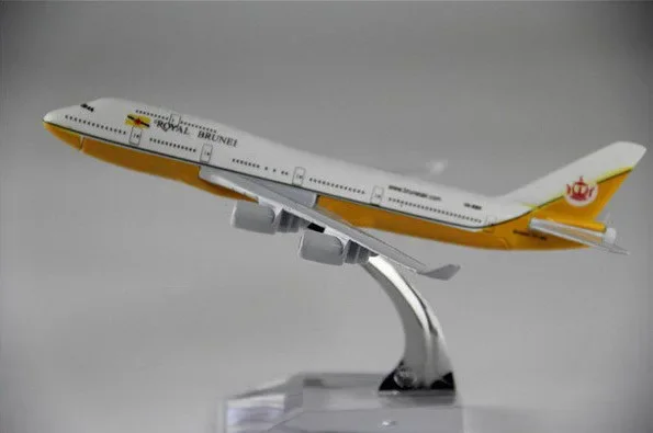 

1:400 plane model Boeing747 Brunei Airlines aircraft B747 Metal simulation airplane model for kid toys Christmas gift