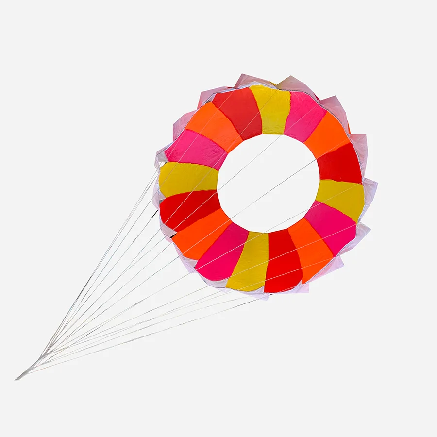 Grande e durável pipa listrada arco-íris