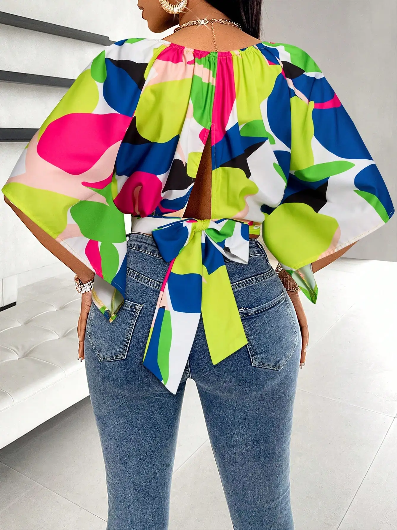 

Printed Raglan Sleeve Tie Back Crop Blouse With Bow Detail