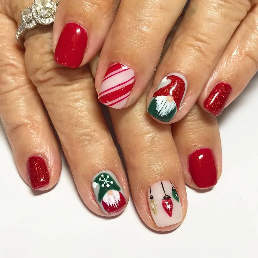 24 stuks kerst korte kunstnagels volledige dekking glitter rood groen sneeuwpop sneeuwvlok manicure kerstboom draagbare kunstnagels