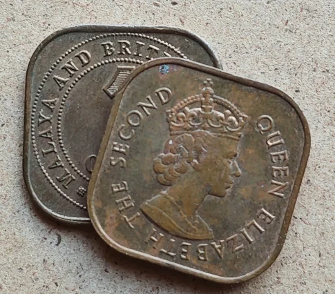 مجموعة العملات التذكارية لملائيا إليزابيث البريطانية مقاس 20 مم من النحاس الإصدار الأصلي