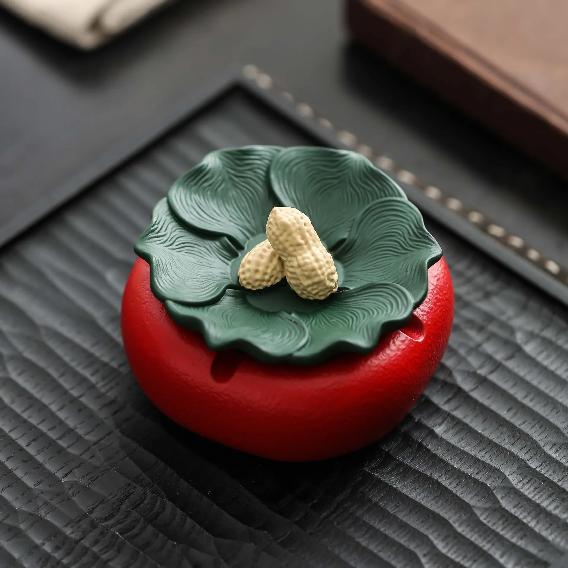 Good thing peanut ashtray with lid household creative living room coffee table office high value persimmon ornament gift