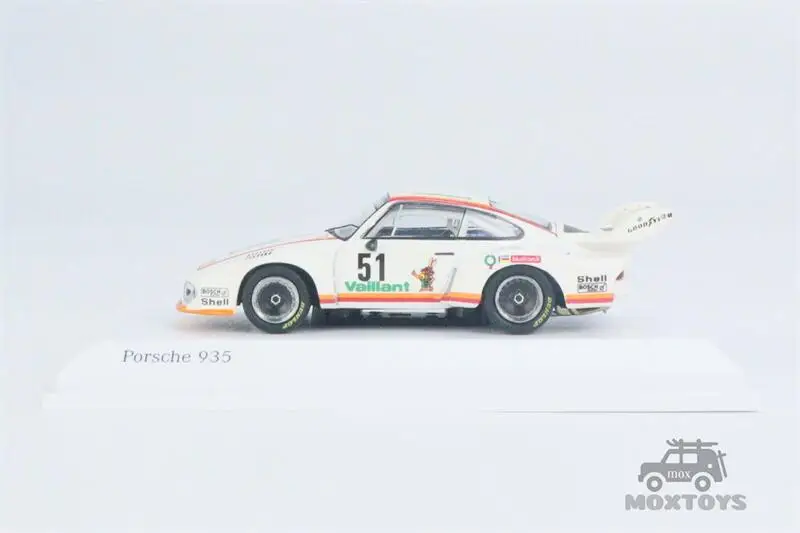 Minichamps x Tarmac Works 1:64 935 Zolder DRM 1977 #51 Winner Model Car