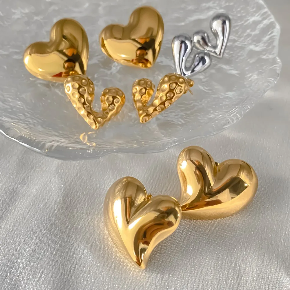 eManco Golden Heart Earrings Set Stainless Steel Stud Piercing Earrings Hip Hop Minimalist Style for Women\'s Jewelry
