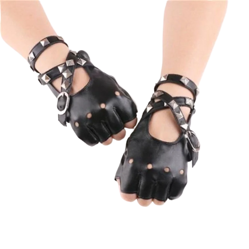 Leather Driving Glove - ถุงมือหนัง PU แบบเปิดนิ้วสำหรับขับรถ ยูนิเซ็กส์ สไตล์มอเตอร์สปอร์ต หมุดตกแต่งสุดเท่