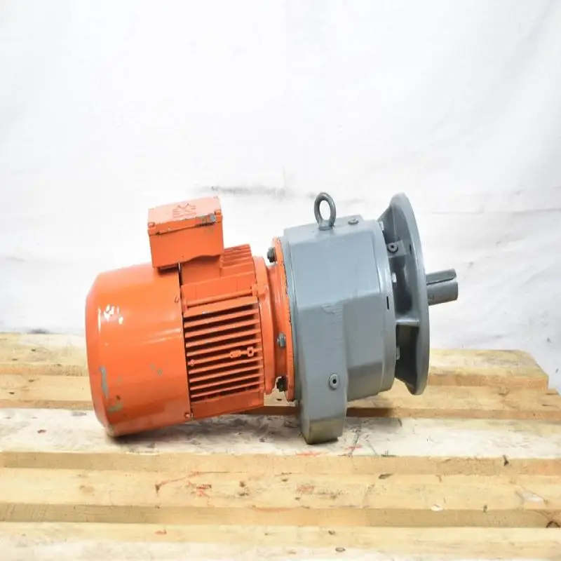

Новый Оригинальный Промышленный Двигатель RF73DT90L-4B, 1.5кВт, 220/380В, 6.3/3.65А, 20Нм, 1400/24 об/мин, в наличии