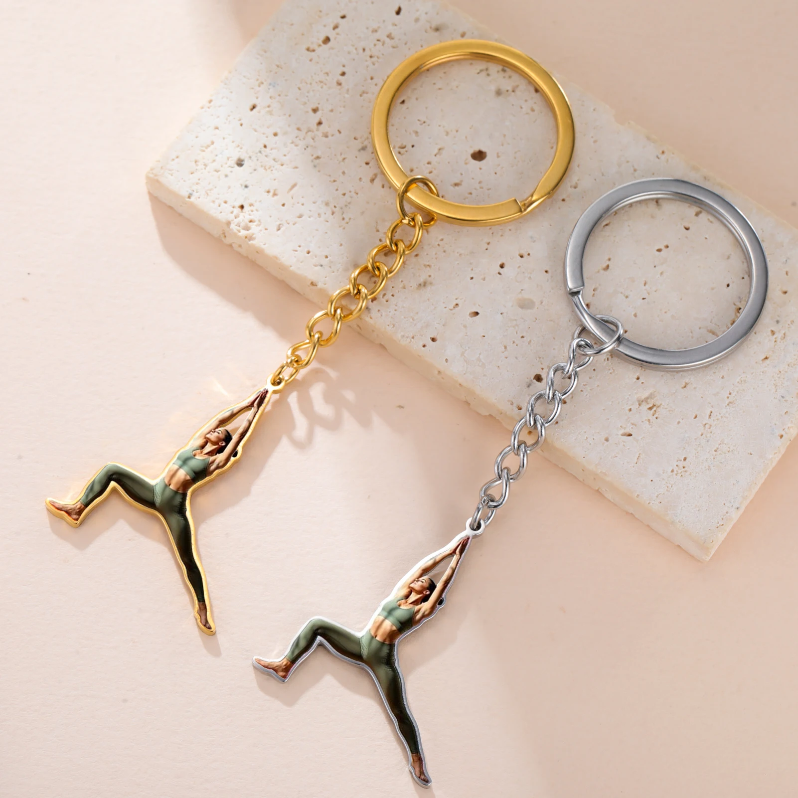 COOLTIME الملونة المطبوعة اليوغا المفاتيح سلسلة مفاتيح من الفولاذ المقاوم للصدأ أنيق إكسسوارات رياضية للجنسين مجوهرات لعشاق اليوغا