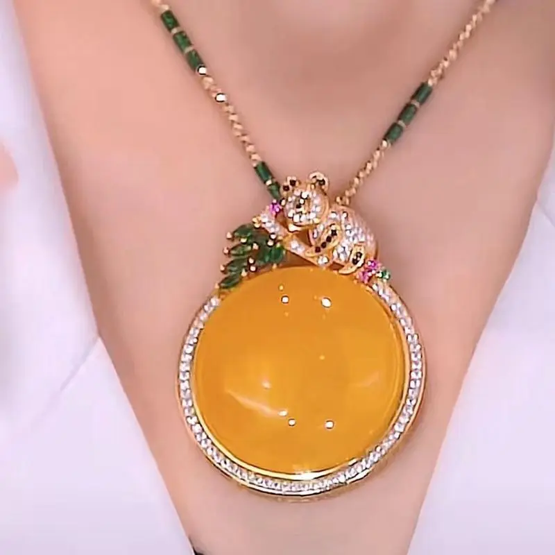 Natural yellow agate jade pendant sweater chain original design of high-end elegant women\'s clothing accessories