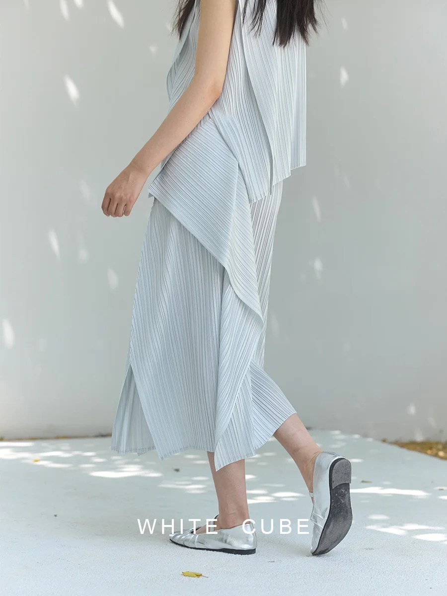 YUDX 2025 ensemble deux pièces plissé sans manches pour femmes haut à ourlet asymétrique et jupe mi-mollet argent décontracté vêtements de mode quotidiens