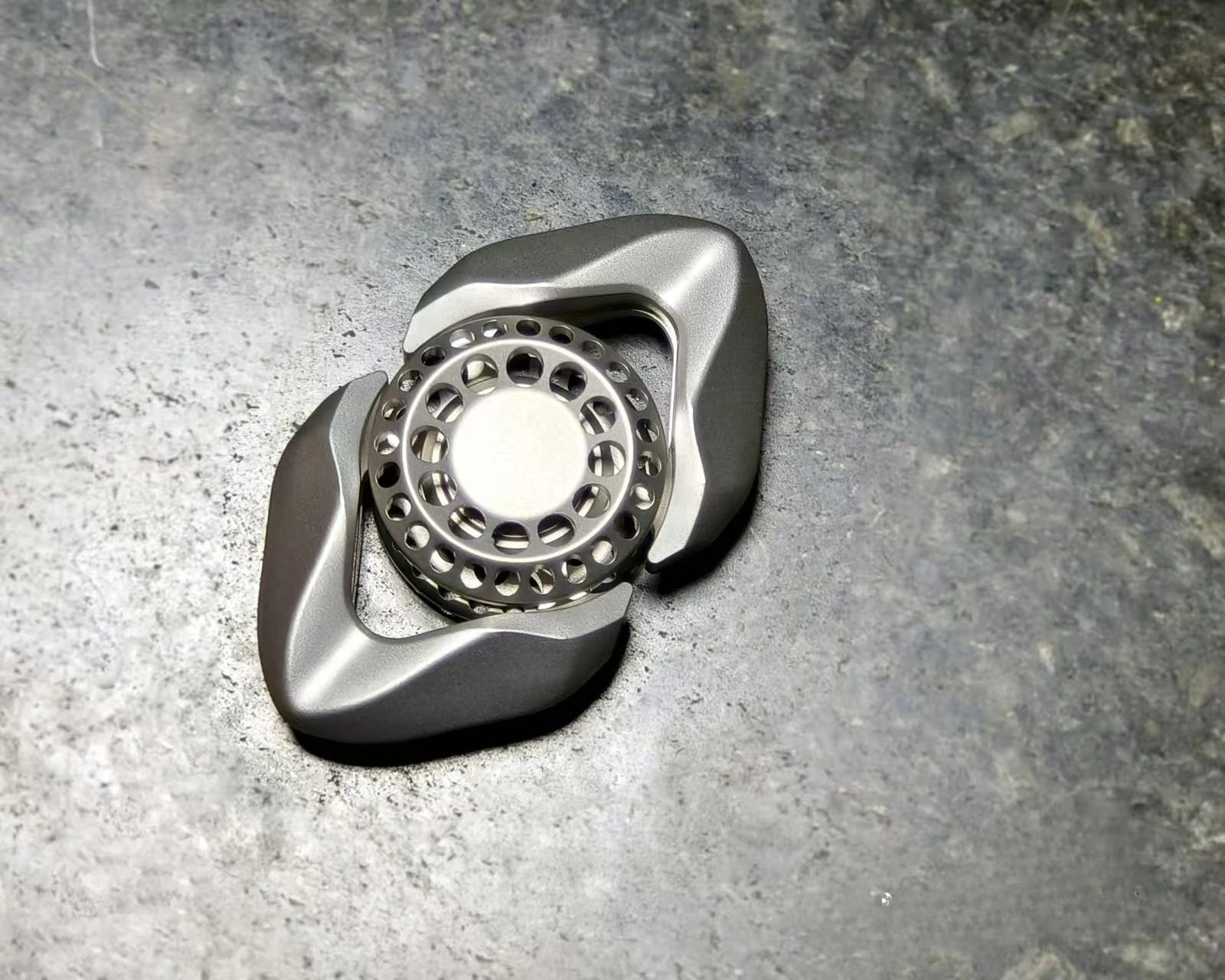 

Реинкарнация Бета Реинкарнация Материал из нержавеющей стали EDC, декомпрессионная игрушка