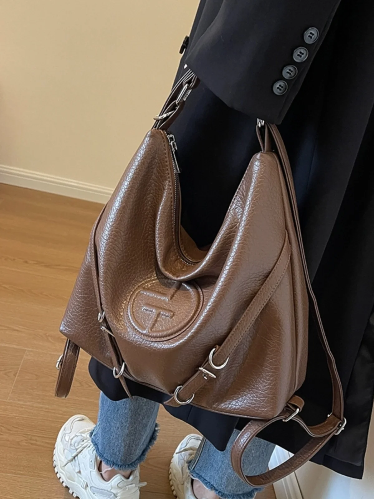 Imagem -04 - Bolsa Retrô de Grande Capacidade Feminina Bolsa Crossbody Popular Bolsa de Balde de Ombro Elegante Outono e Inverno 2023 Nova