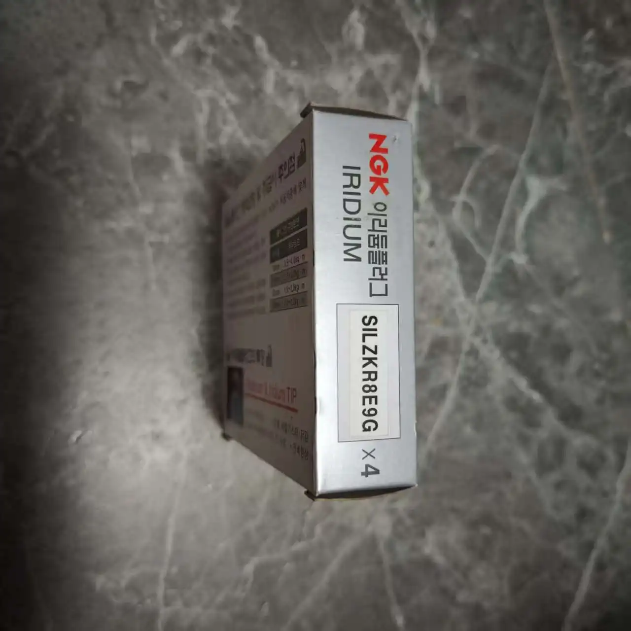 

4 шт. NGK 92422 SILZKBR8E9G иридиевая свеча зажигания для HYUNDAI ELANTRA ACCENT SONATA TUCSON I30 I20 IX20 KIA SOUL RIO OPTIMA CEED K4