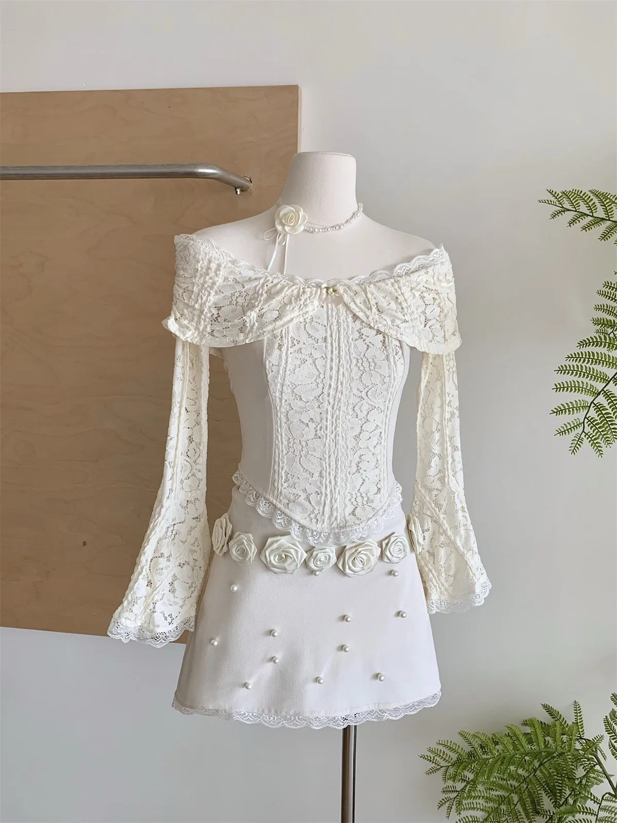 Women Romantic Sexy Style White Rose Lace Off Shoulder Flared Sleeve 2 Piece Sets Coquette Cutecore Princess Shoujo Girl Clothes
