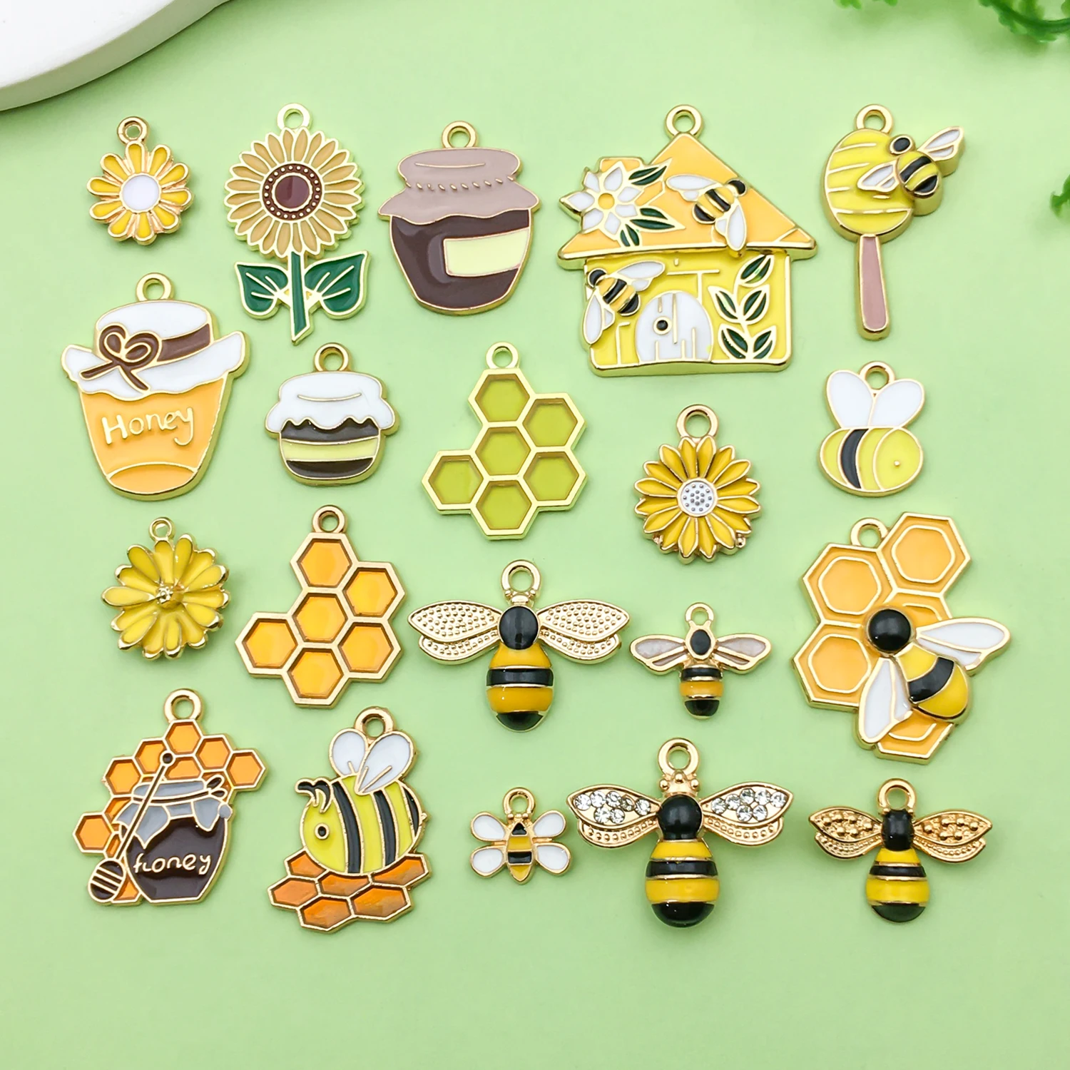 20pcs Enamel Bee, Flower, Honey Charms Alloy Insect, Plant Pendant for DIY Bracelet Necklace Earrings Jewelry Making Accessories