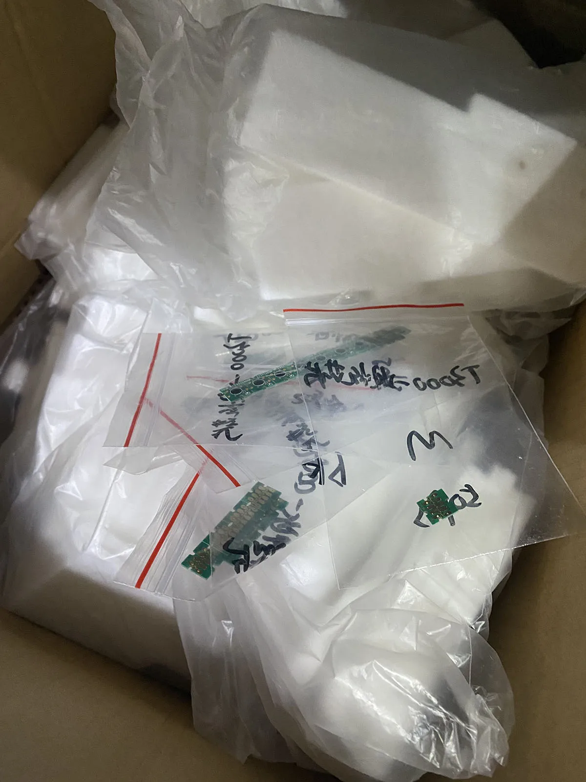 

T6941-T6945 Cartridge Chip For Epson SureColor T3000 T5000 T7000 T3070 T5070 T7070 T3200 T5200 T7200 T3270 T5270 T7270 Printer