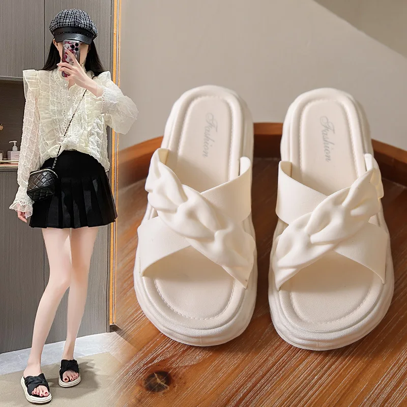

PVC Women's Slippers Summer Women's Beach Sandals Flat Bottomed Anti Slip Straight Line Sandals
