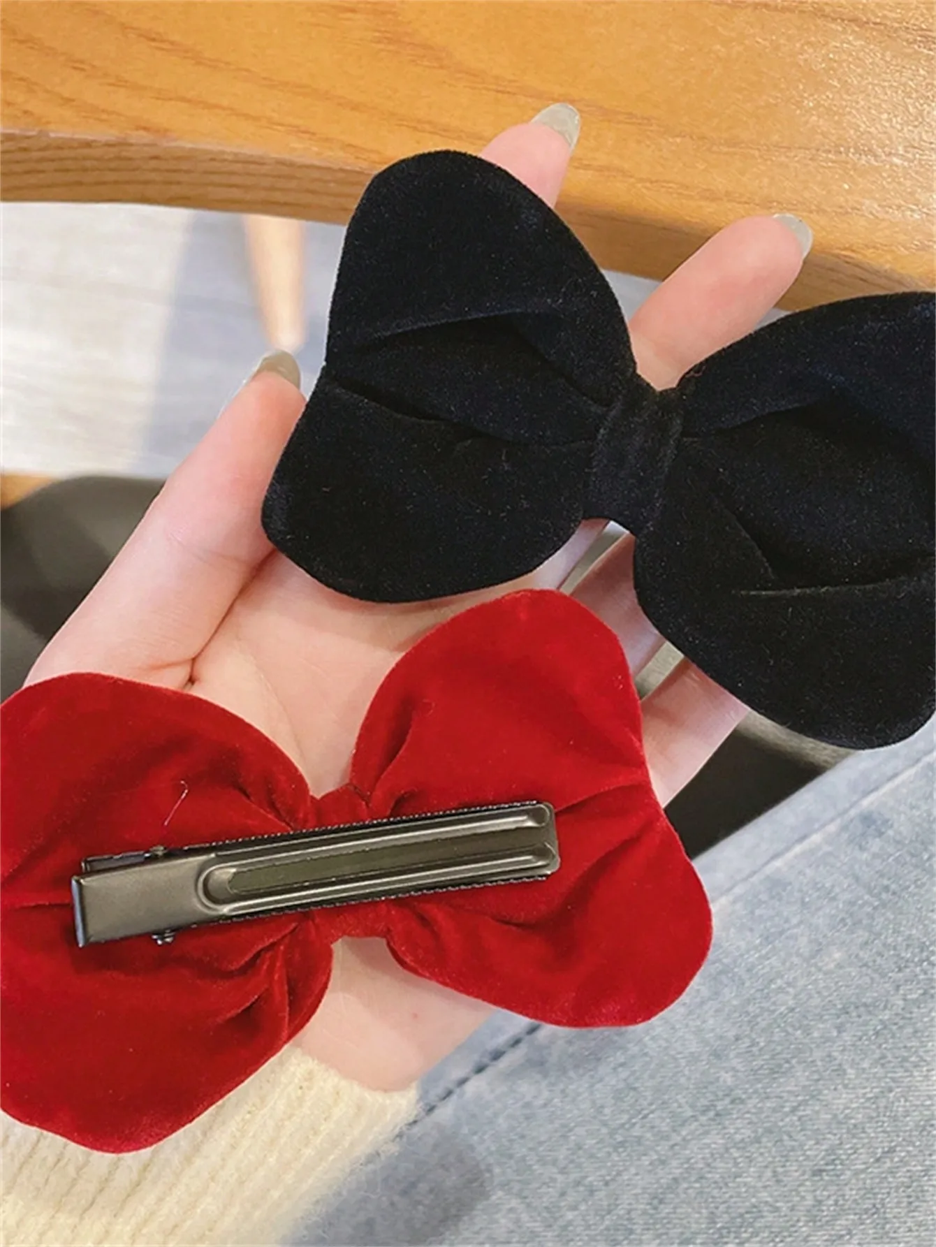 1 Hair clip for Ladies New Year stereoscopic red velvet bow Hair accessory s Sweet temperament bangs clip