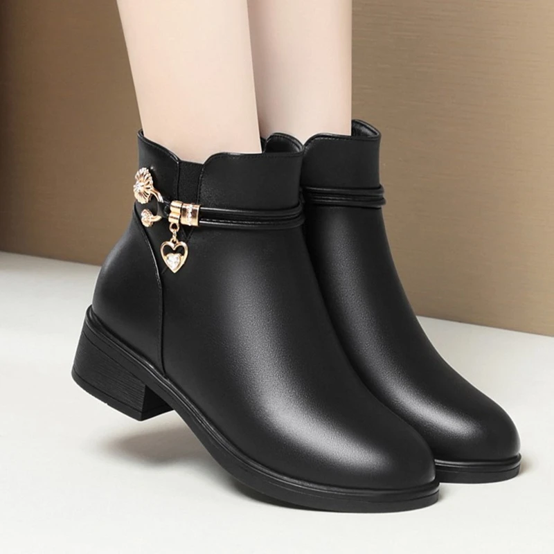High Quality Autumn Winter Fashion Soft Leather Women's Boots Woman Warm Fur Black Ankle Boots Ladies Snow Boots Plus Size 35-43