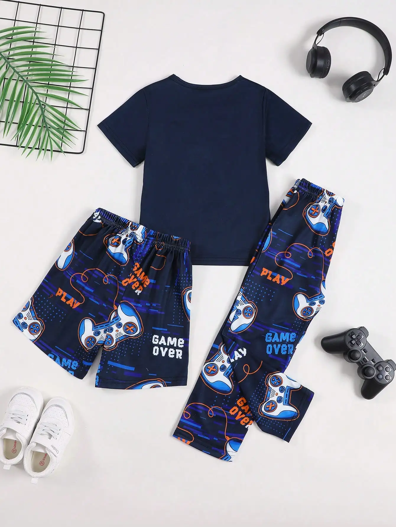3-piece set, casual game controller-themed printed short-sleeve top + long pants + shorts set, boys' casual clothing set