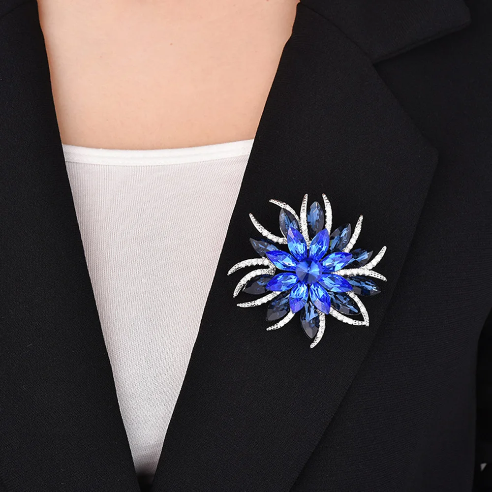 

Light Luxury Brooch Blue Zircon Sunflower Brooches Corsage Women's Suit Lapel Metal Pins Jewelry Accessories Gifts for Women