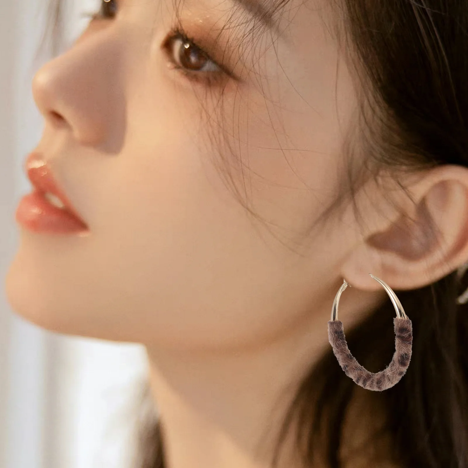 

Leopard Pattern Hoop Dangle Earrings Unique Design Retro Elegant Textured Surface Lightweight All Day Wear Stylish