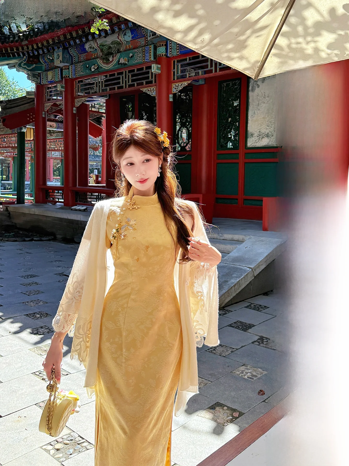 

Новое китайское платье-ципао с длинными рукавами, золотой вышивкой, женское, осенне-зимнее, шелковое, с цветочным принтом, макси-юбка от nai