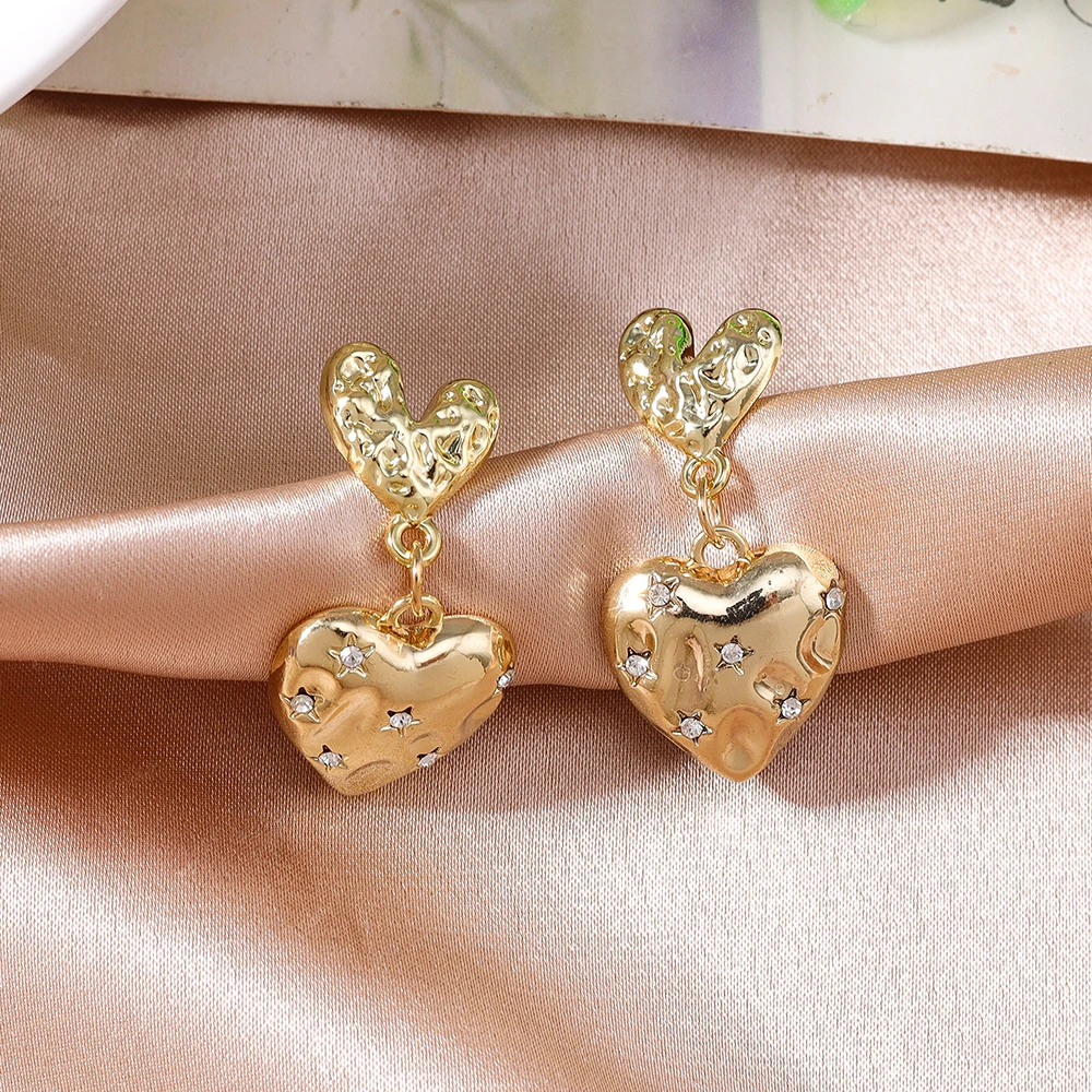 Aihua Minimalistische Goldfarbene Koreanische Herz-Ohrstecker für Frauen, Edle Schmuckgeschenke für Verlobung, Hochzeit und Party – Detail 5