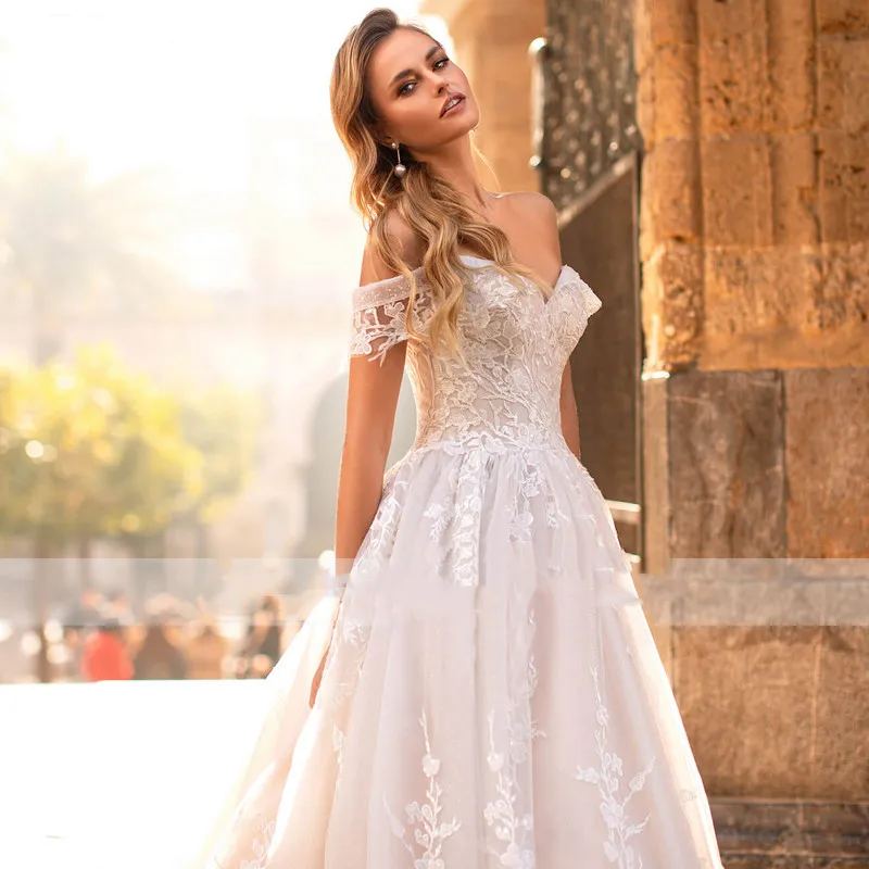 Luxury vestido de novia 2023 Sweetheart Lace Up Ball Gown Wedding Dresses Backless Bead Appliques Court Train Bridal Dress