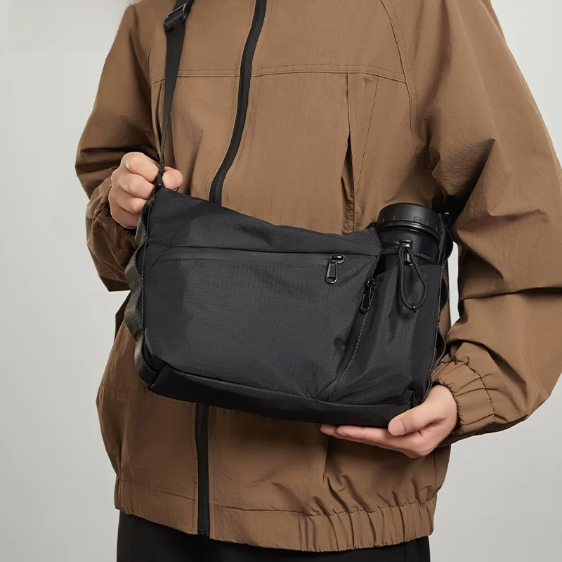

New Men's Casual Nylon Single oulder Bag Large Capaci Crossbody Bag for Travel Sports Commuting Crescent Bag