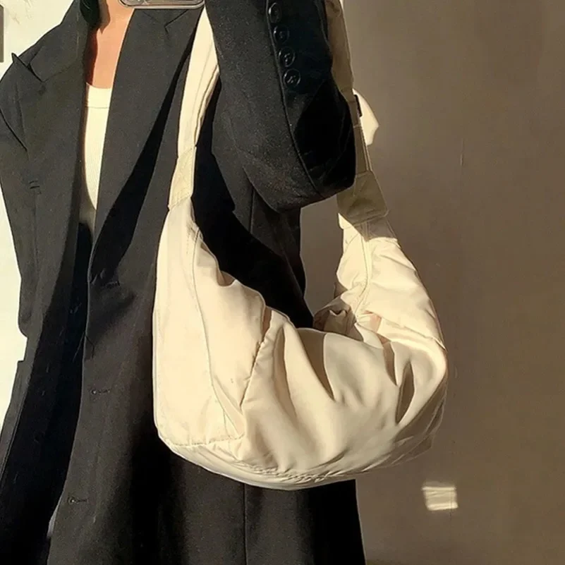 

Korean Version of The Travel Bag Youth Crossbody Summer Large-capacity Leisure Nylon Women's Shoulder Bag New Fashion