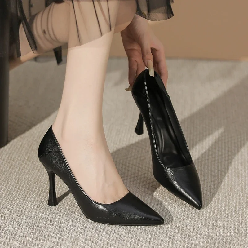 Fashion Soft Leather Comfortable Black OL Work Shoes Pointed Toe Women Thin High Heels Classic Simple Ladies Pumps Small Size 33