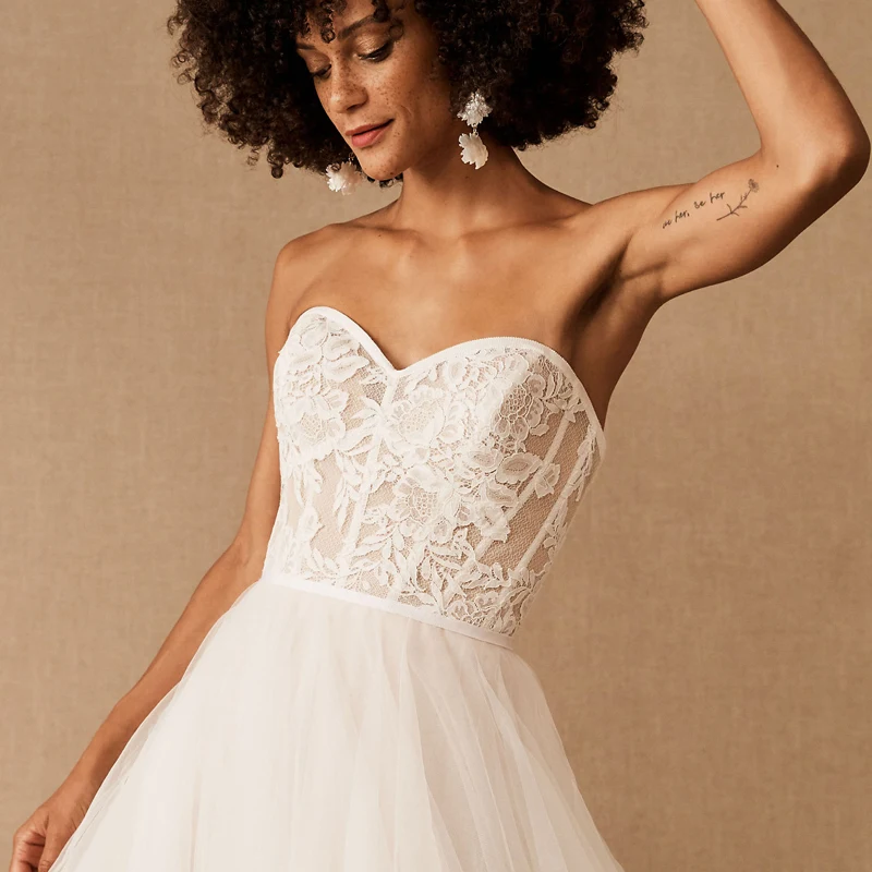 

Charming simple Wedding Dresses Spaghetti Straps White/Ivory Beach Bridal Gown A-line V-neck Appliqued 2022 Robe de Mariee