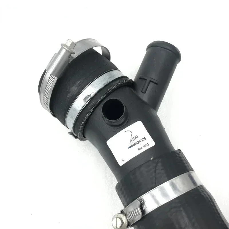 新しい 2.0L 16V インタークーラーエアホースアセンブリスロットルボディ用エボクインタークーラーインテークパイプ LR024305 ホット販売格安とファイン