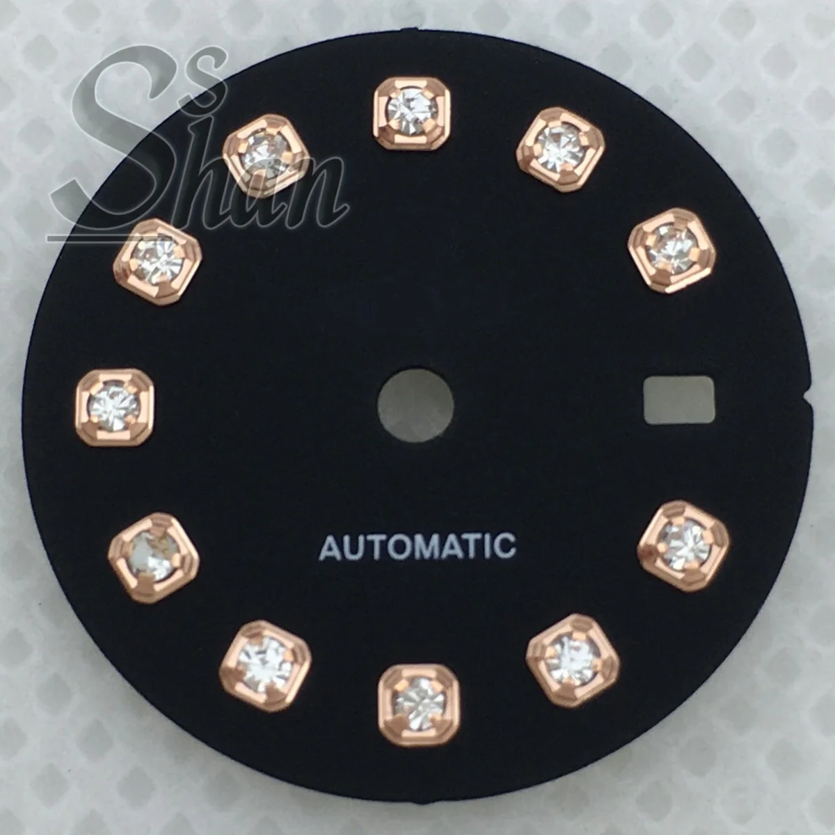 20.5mm watch dial is equipped with gold and silver rose gold diamond index, suitable for the pearl dial of the NH05 movement