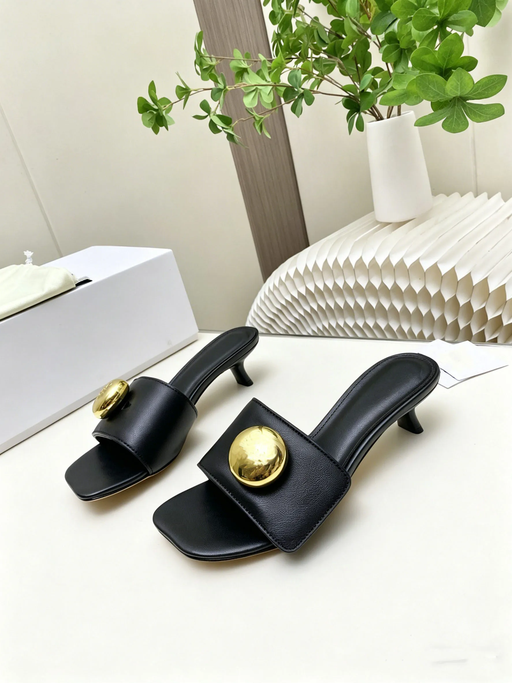 

High quality black fashionable women's high heels slippers