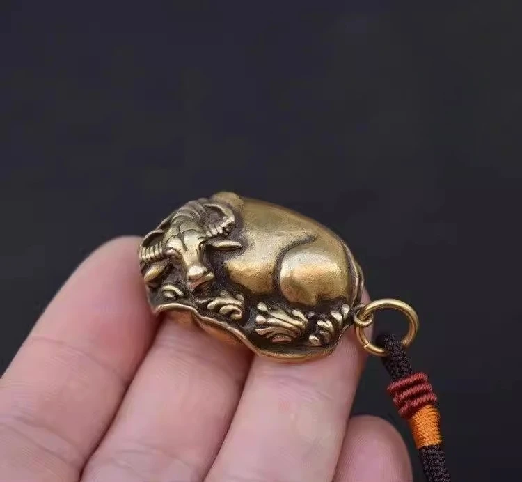 China Collection Old Asian Archaize Brass Zodiac Cattle Small Statue Pendant