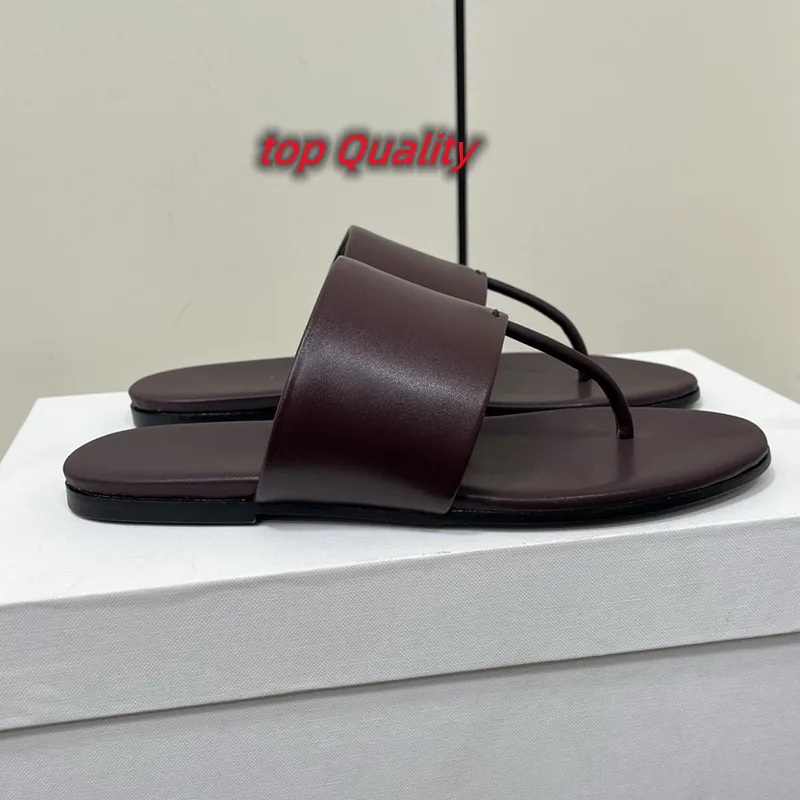 شباشب نسائية صيفية جديدة لعام 2025 شباشب مسطحة القاع فليب فلوب مادة جلدية بسيطة الطراز