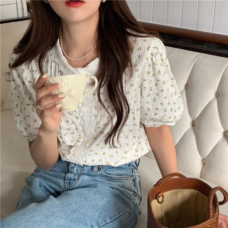 

Korean Sle Sweet Personali Turn-down Collar Small Flubble Sve irt Women's Summer New Design Unique Top