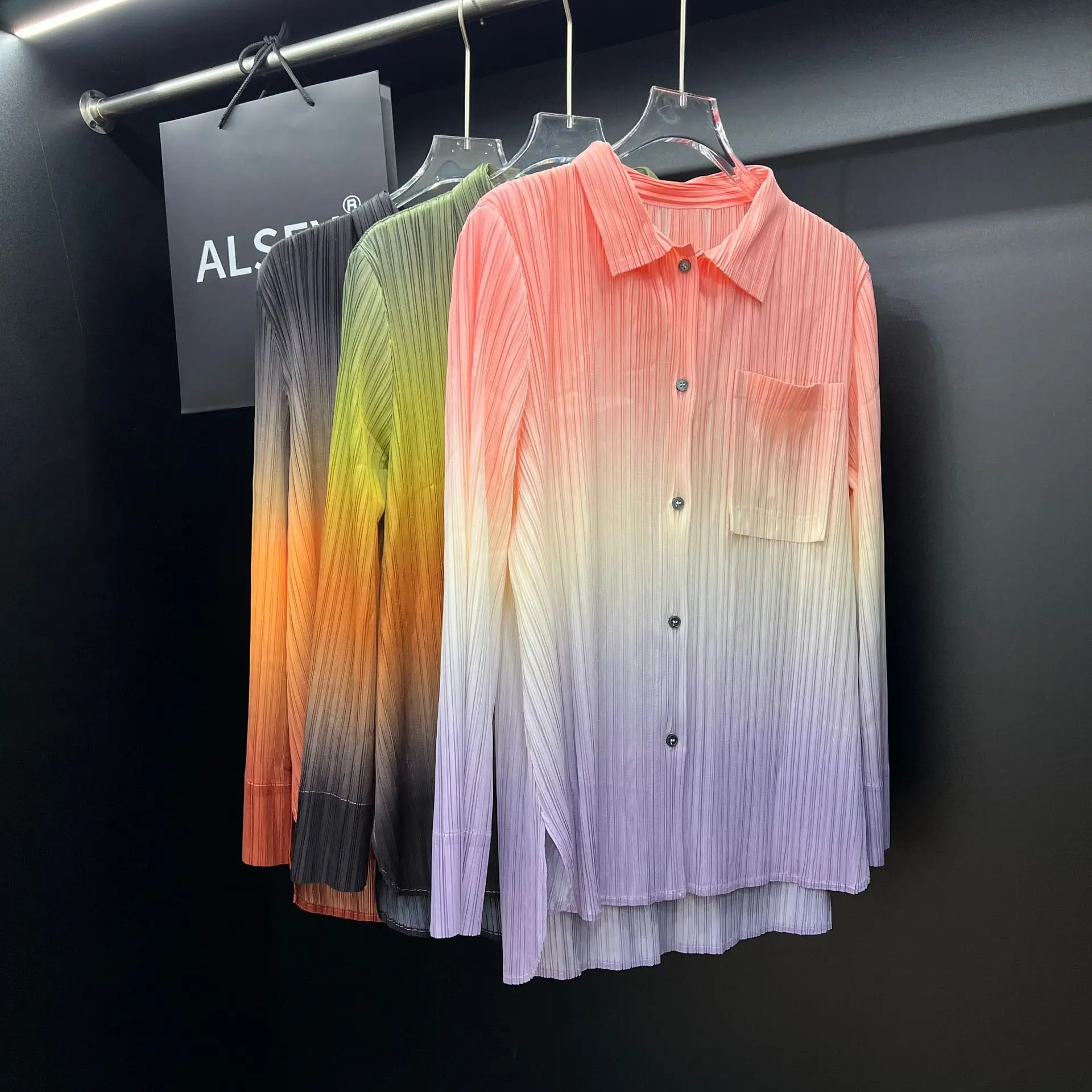 المرأة عارضة قميص التلبيب كم طويل صف واحد زر التدرج اللون خمر تصميم فضفاض كبير الحجم أزياء الإناث تي شيرت