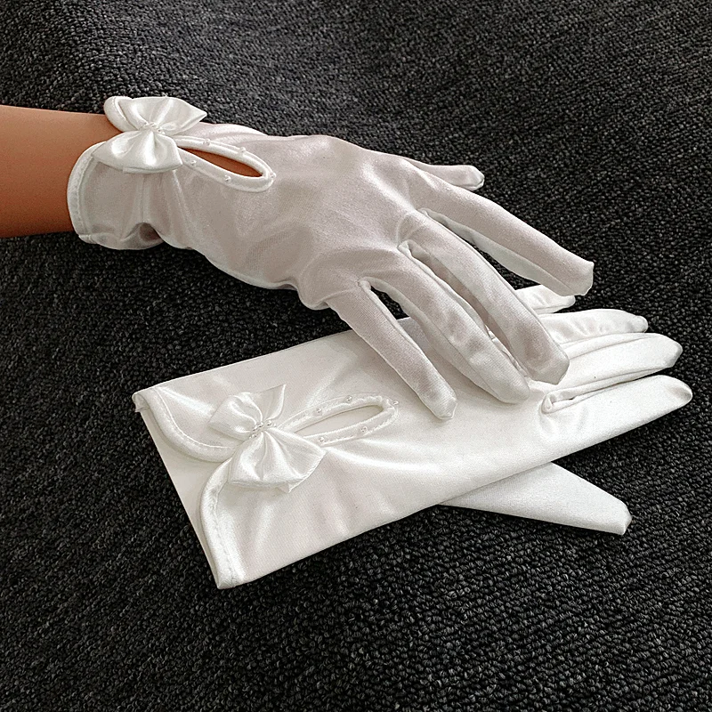 Gants courts en satin pour performance de cosplay, gants pour patients décontractés, blanc, noir, rouge, accessoires de mariage, fête de Rh