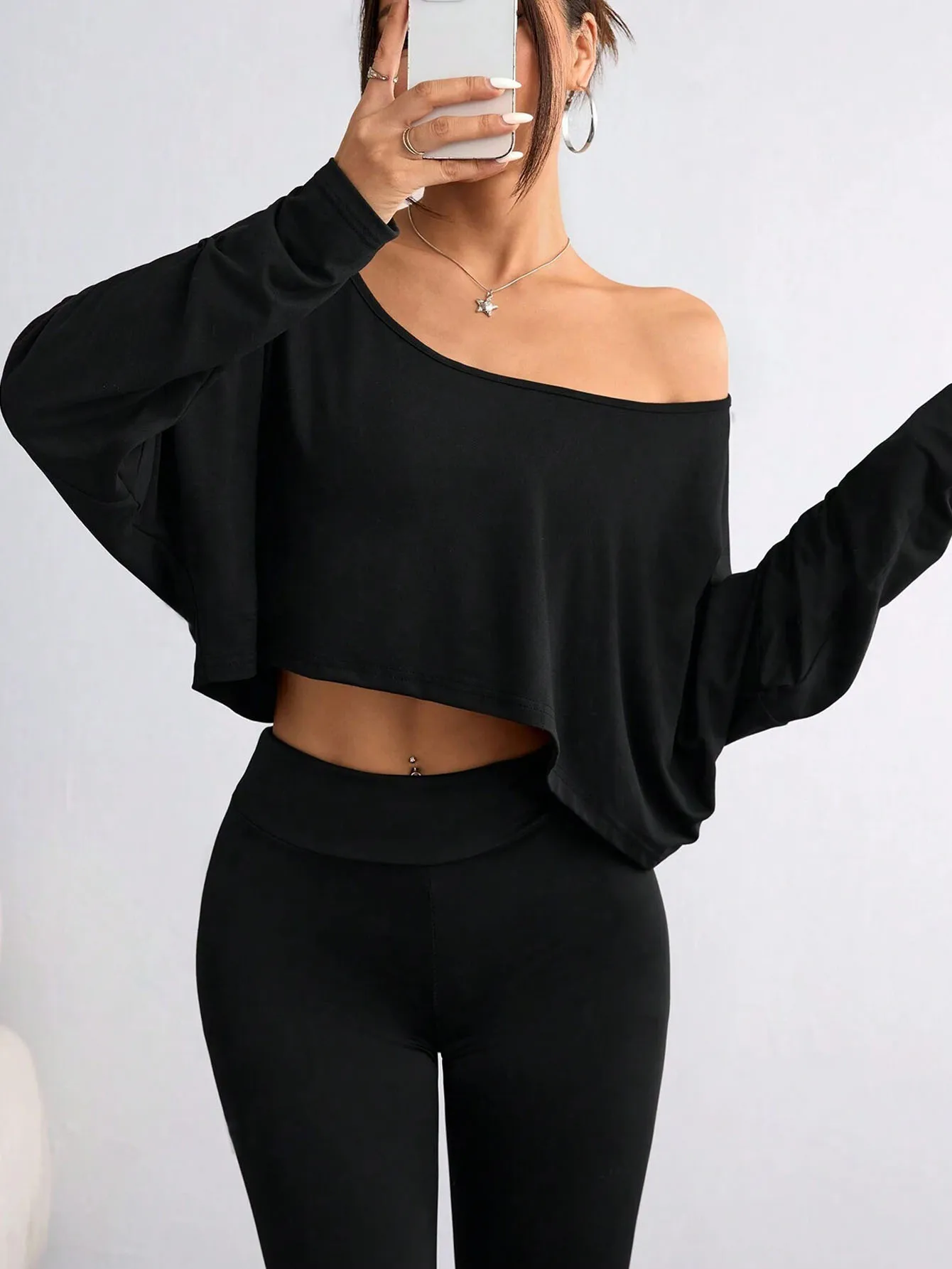 Solid color oblique shoulder loose casual long sleeves Fashion sexy women\'s T-shirt Spring  short tops-Loose and casual