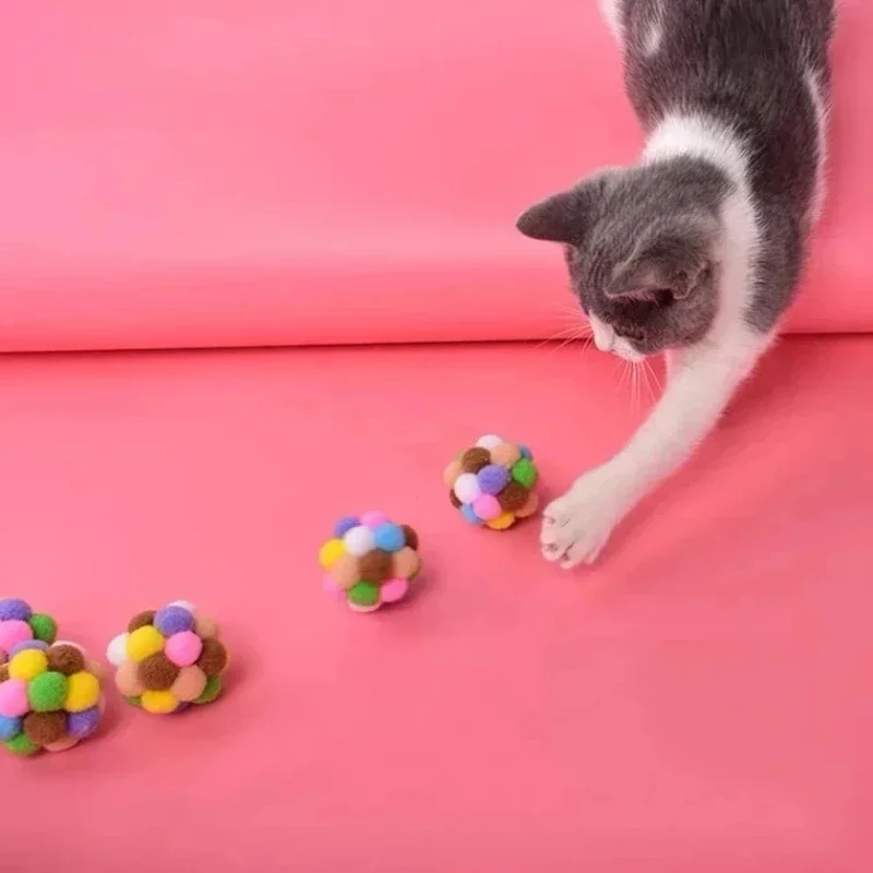 Pelota hinchable colorida para gato, pelota de peluche hecha a mano, juguete interactivo, suministros para mascotas favoritos de Mimi