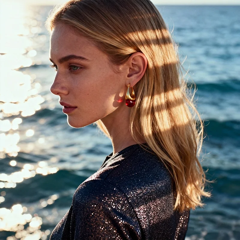 Pendientes Geométricos Europeos Americanos para Mujer, Aretes de Acero Inoxidable Color Caramelo Metálico de Lujo, Joyería Versátil y Elegante para las Orejas