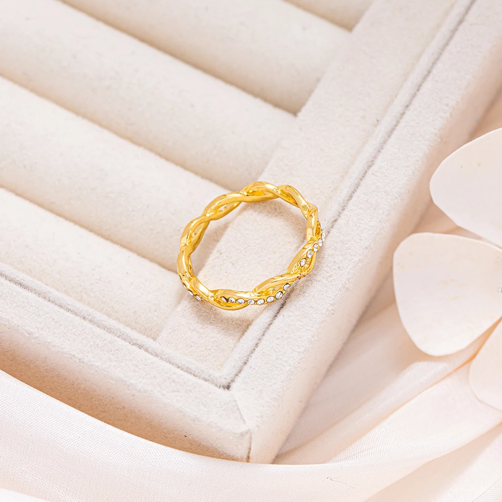 Trendy Twist Rings for Women Wedding Bands Fashion Contracted Design Bridal Rings with Sparkling Cubic Zircon Hot Jewelry image 4